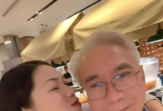 75岁香港老戏骨爷孙恋疑塌房，搂小31岁歌手被拍，自曝仍想生子