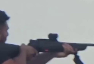 海滩恐怖份子密训射击画面曝 开枪前先投“网球炸弹”