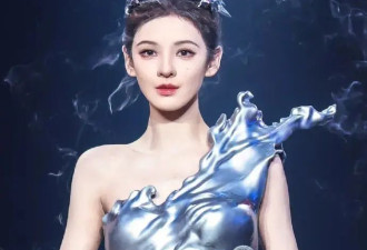 张予曦穿裸背银裙清冷又妩媚！背薄如尺身材曼妙性感撩人
