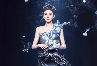 张予曦穿裸背银裙清冷又妩媚！背薄如尺身材曼妙性感撩人