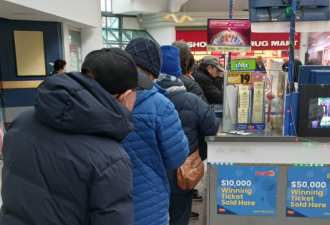 2025年最后一次Lotto Max奖金1.29亿创纪录：买彩票要排队