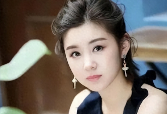 原来她是冯巩“干女儿”20多年从不拍吻戏