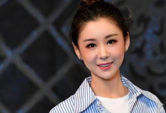 原来她是冯巩“干女儿”20多年从不拍吻戏