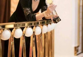 章子怡第五座金莲花奖 黑蕾丝秀性感 46岁风情万种韵味足 汪峰糊涂啊