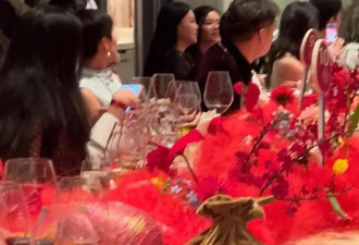 李湘母女与何超莲一起出席晚宴，何超莲优雅贵气，李湘母女气场强