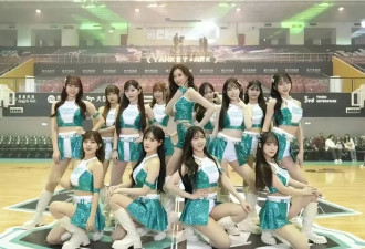 51岁林志玲穿啦啦队服跳女团舞！身材火辣性感妩媚