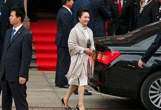 李希夫人暗咬彭丽媛？中南海上演一出荒诞宫斗剧