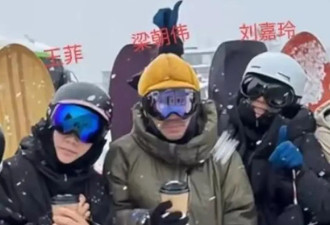 李嫣用餐被偶遇，大冬天穿短袖气血足，身材和体态在人群中好出挑