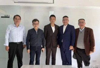 马筱梅挺孕肚陪应酬，汪小菲发文孩子事业要兼顾