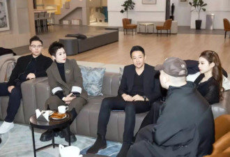 马筱梅挺孕肚陪应酬，汪小菲发文孩子事业要兼顾