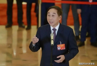 68岁冯巩近况曝光！住100平小房，衣服纸箱乱堆，口罩反复用引热议