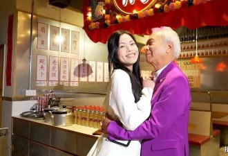 75岁李龙基含泪宣告爷孙恋分手 ：我不怪她瞒婚