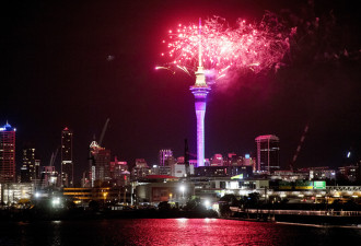 2026全球首发！纽西兰300秒跨年烟火秀南半球最高