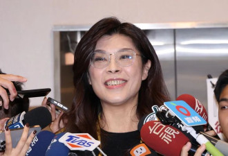 郑丽文“这句话”很危险 北京只会丢狗骨头