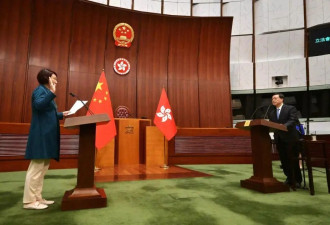 90名香港立法会议员逐一宣誓，李家超提三点期望