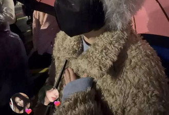 小S发跨年照纪念大S，对比去年不止少了一个人