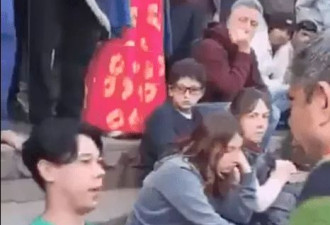 日本游客在恒河赤膊嬉水，被指控“在河中小便”