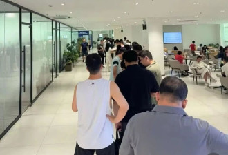 电车4S店，被年轻人薅成了五星级大酒店