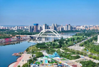 被外媒群嘲20年，中国“鬼城”大变样