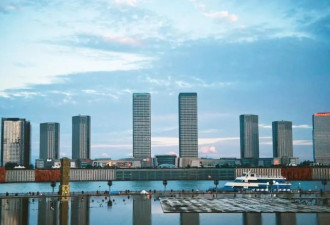 被外媒群嘲20年，中国“鬼城”大变样
