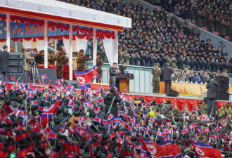2026年第一秒，金正恩收获爱女一吻