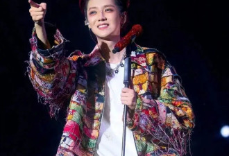鹿晗醉酒跟司晓迪躺一起，更多同款证据被扒