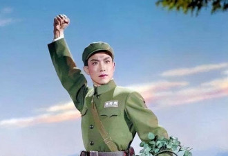 京剧名家唱了几十年“打倒美帝”，晚年定居美国