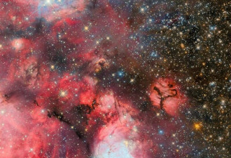 奇观！哈勃捕捉16万光年外“宇宙气泡”
