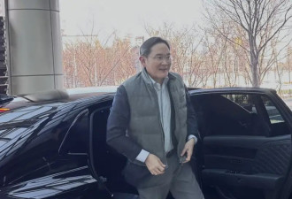三星掌门人李在镕北京逛街，穿“老头马甲”秒售罄！有钱男人为啥都爱马甲
