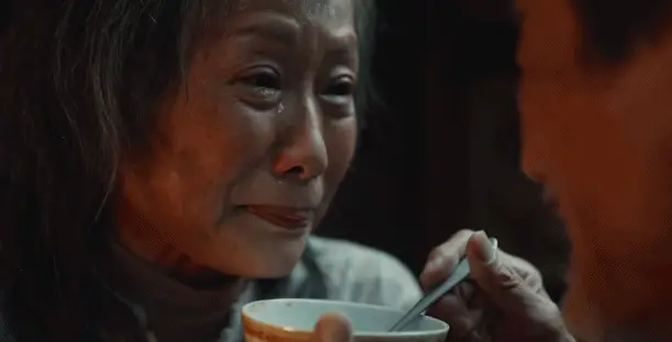 圈粉无数00后，内娱大姐大的“搞笑”内核彻底藏不住了