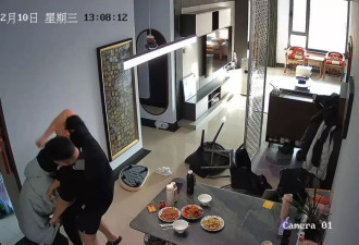 女子产子55天后被丈夫家暴，监控拍下拖拽拳打持菜刀