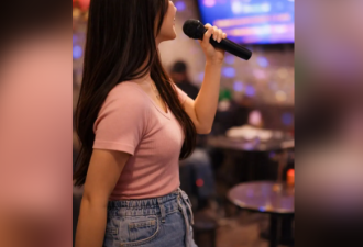 貌美台女免签赴美陪唱赚小费 海关查手机遣返