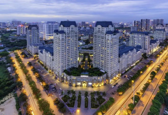 砸了8万铁饭碗，房价猛涨33%，这地方疯了吗