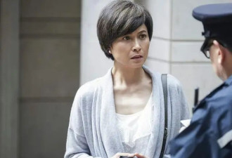 香港知名女星惹同性绯闻，和朋友关系举止亲密