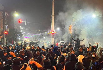伊朗抗议进入第13天 特朗普称该政权“可能崩溃”