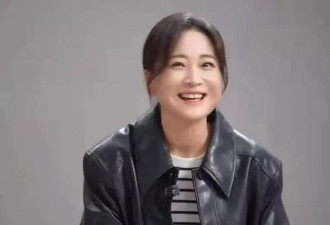 贾玲为张小斐庆生！本人没复胖目测100斤