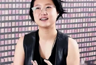 52岁吴绮莉欣慰不已！71岁成龙和女儿关系破冰，返港工作事业稳定