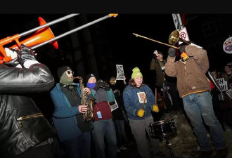 明州陷混乱！抗议者敲锣打鼓砸酒店 无辜住客被困…