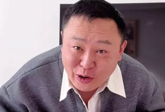 44岁阎鹤祥官宣当爸，一家三口同框好幸福