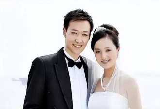 52岁辛柏青高调传出喜讯，朱媛媛终于可以放心了