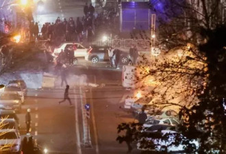 专制政权的消亡是渐进又突发的过程,但伊朗未到那一步