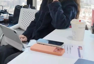 笑疯了！章泽天首录播客，刘嘉玲像哄小姑娘