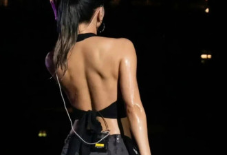 最时髦的单品，难道不是背肌吗？