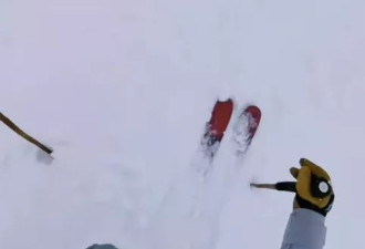 滑雪场“神秘手臂”竟是有人被活埋 救人视频热传