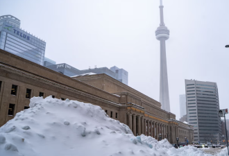 冬季风暴升级！多伦多降雪高达40厘米，GO火车撞上除雪车