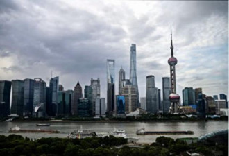 上海出大招了，教授卖掉了第7套房，等着再腰折