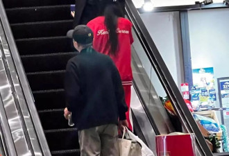 李湘账号被禁后首现身！与女儿在香港逛超市