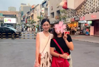 文咏珊曼谷被偶遇，穿蕾丝罩衫瘦出“排骨胸”