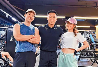 香港知名女星蔡卓妍正式宣布新恋情，爱上小10岁健身教练