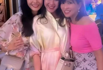 63岁许晋亨陪李嘉欣和名媛闺蜜庆生，结婚17年...